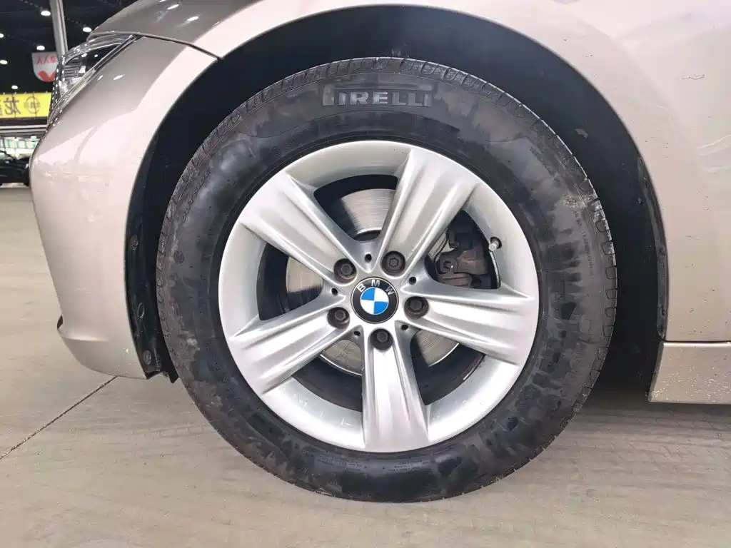 BMW 3 Series 2016 — фото 23