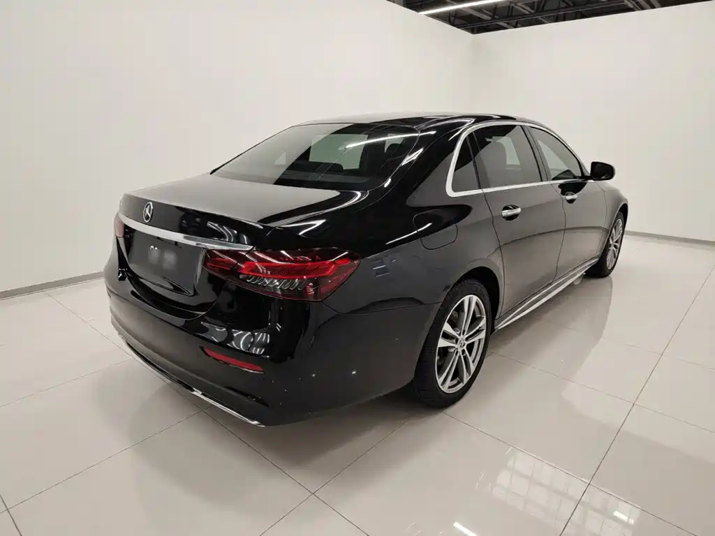 Mercedes-Benz E-Class 2022