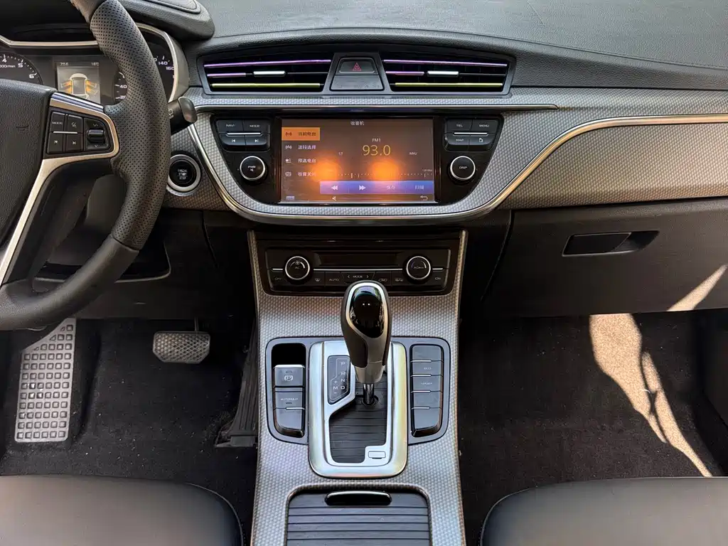 Geely Emgrand GS 2017 — фото 16