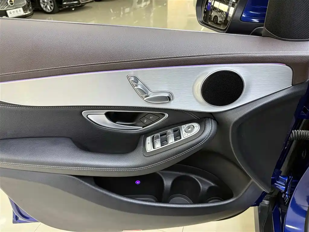 Mercedes-Benz GLC 2018 — фото 14