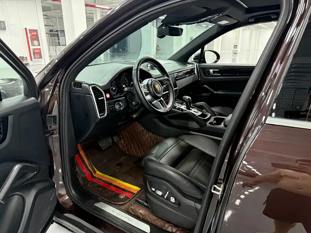 Porsche Cayenne 2019 — фото 7