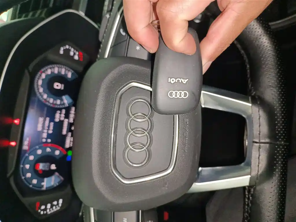 Audi Q3 2021 — фото 9