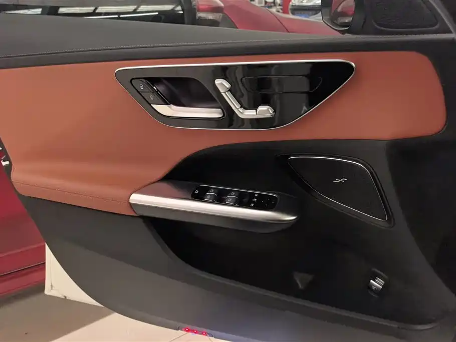 Mercedes-Benz C-Class 2024