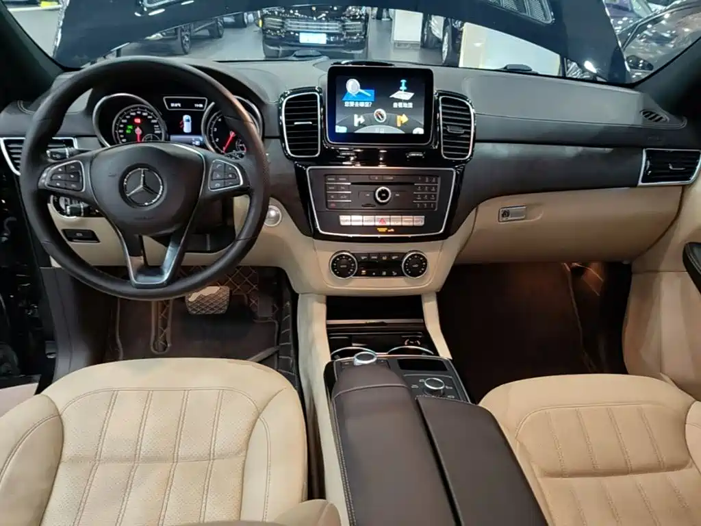 Mercedes-Benz GLE 2017 — фото 10