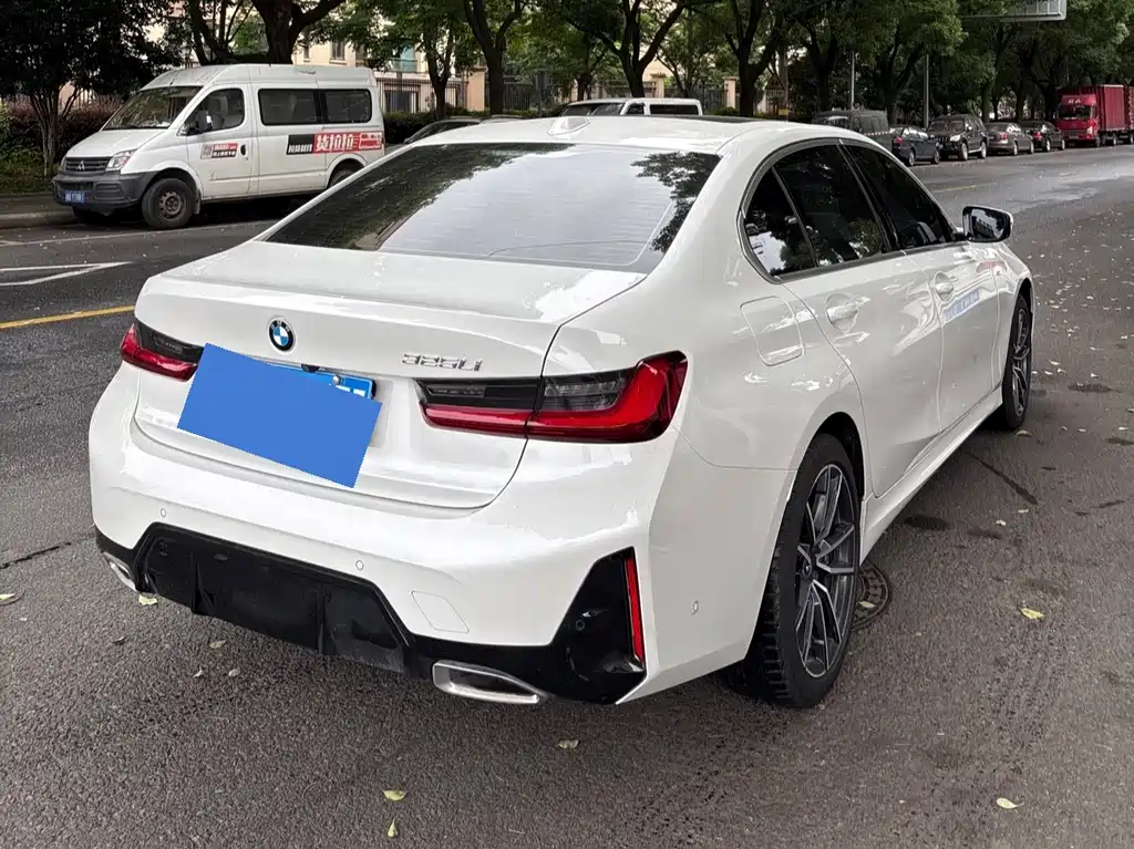 BMW 3 Series 2025 — фото 13