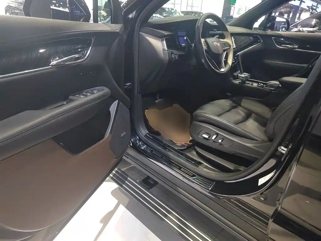 Cadillac XT6 2022 — фото 16