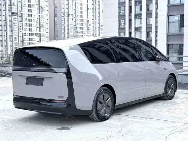 Li Auto MEGA 2025