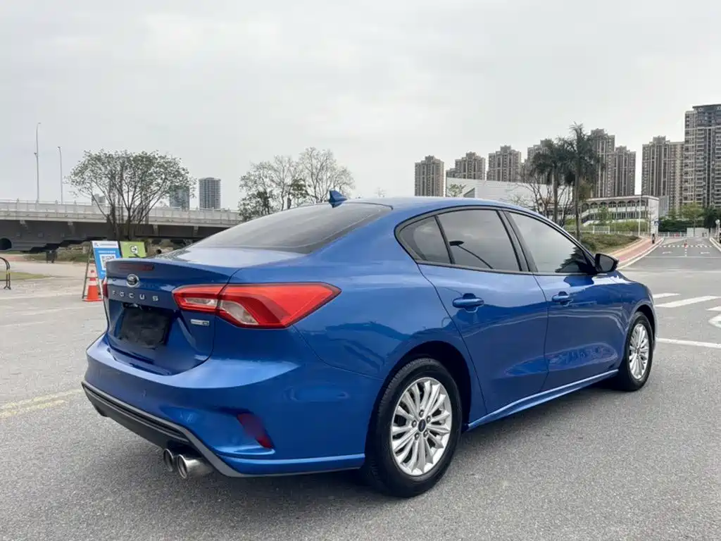 Ford Focus 2020 — фото 25