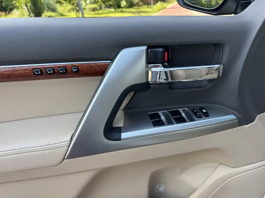 Toyota Land Cruiser 2015 — фото 20