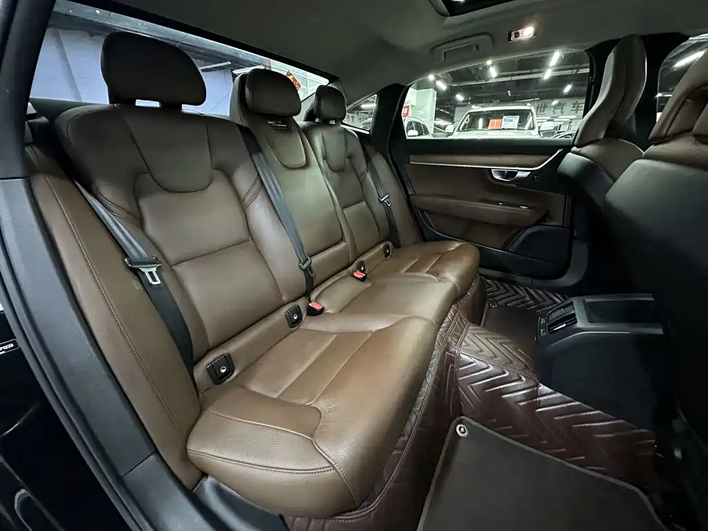 Volvo S90 2019 — фото 13