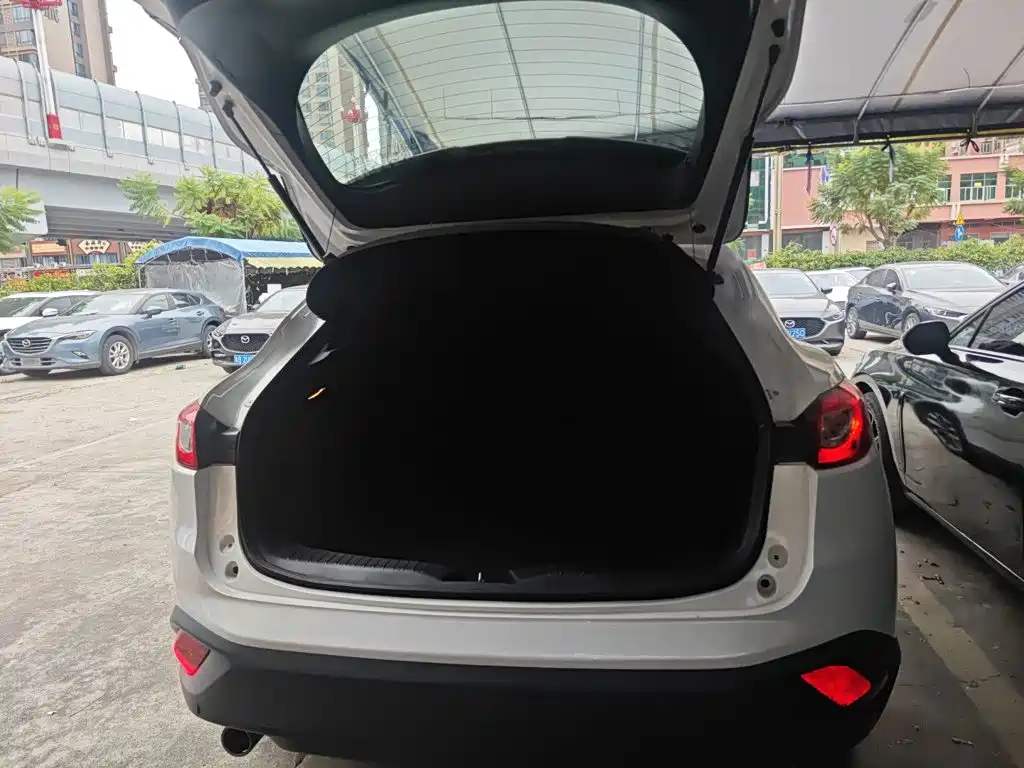 Mazda CX-4 2017 — фото 15