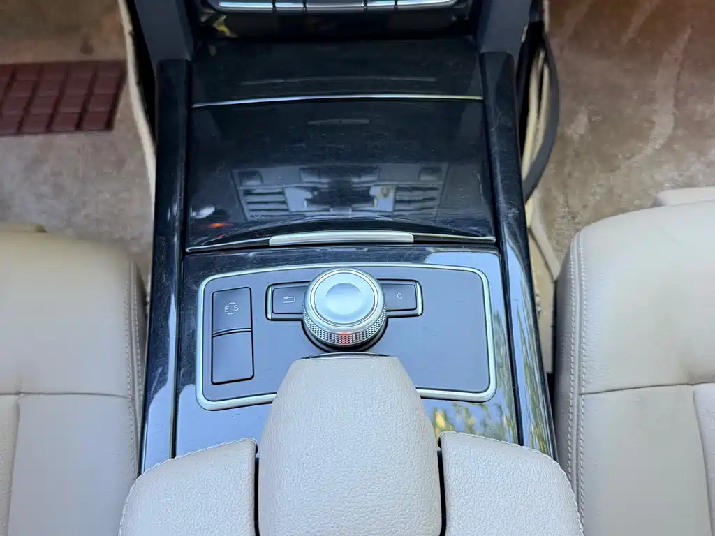 Mercedes-Benz E-Class 2010 — фото 14