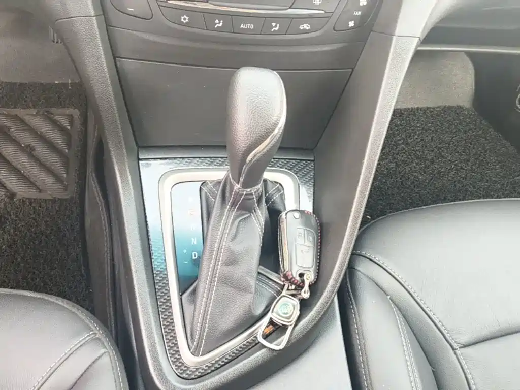Buick Excelle 2016 — фото 14