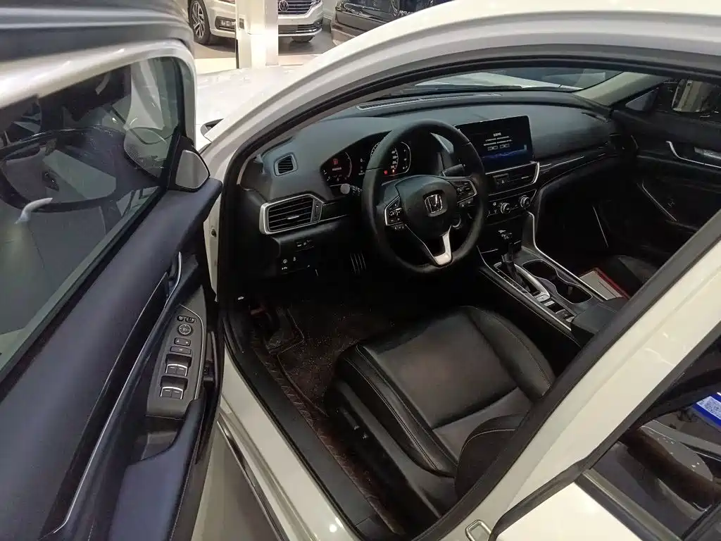 Honda Accord 2022 — фото 16