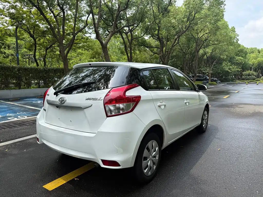 Toyota Yaris L 2016