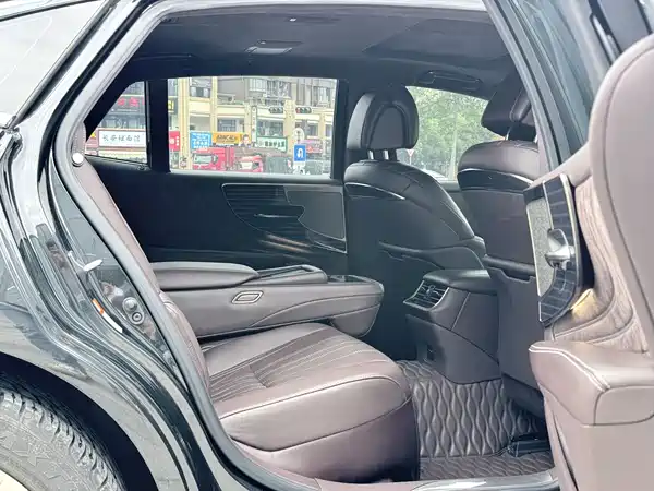 Lexus LS 2020