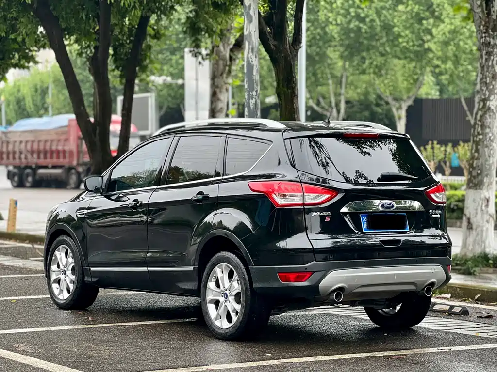 Ford Kuga 2013 — фото 4