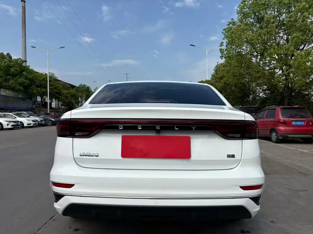 Geely Emgrand 2023 — фото 8