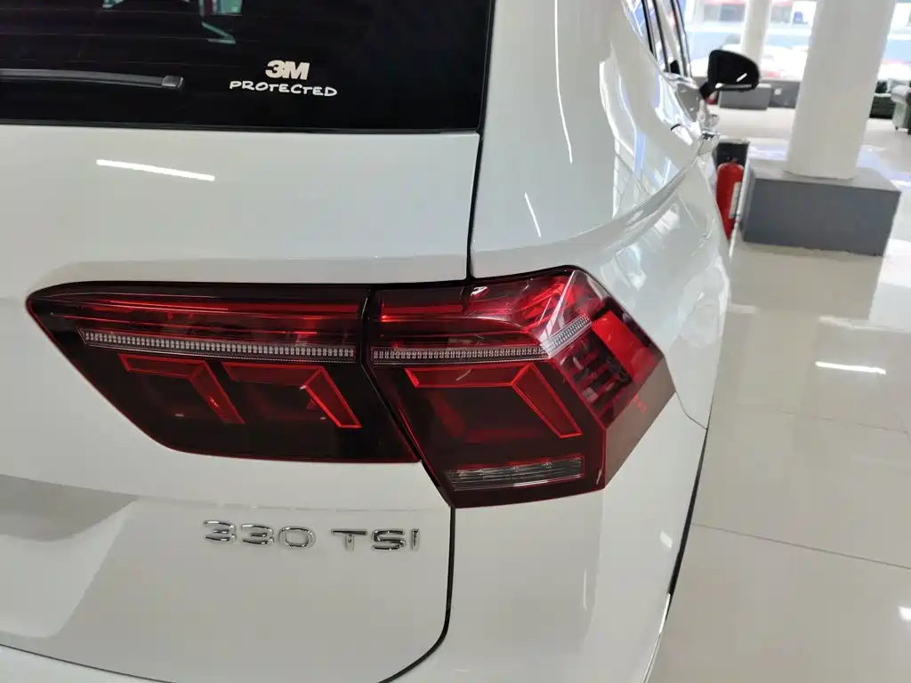Volkswagen Tiguan L 2022 — фото 24