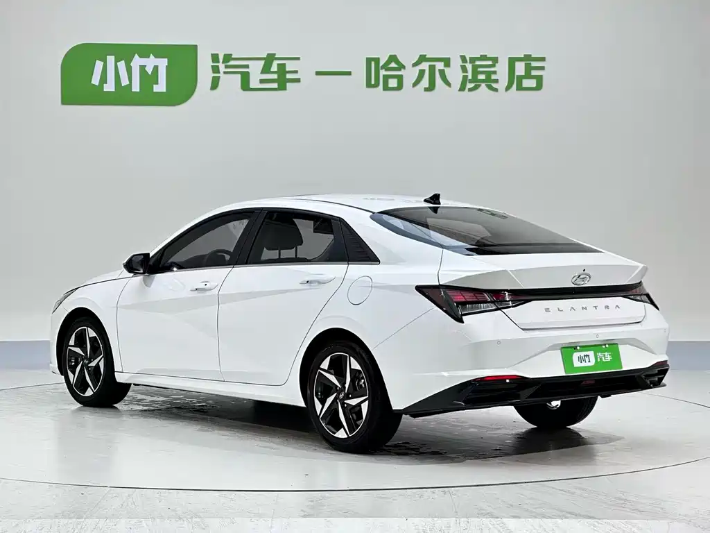 Hyundai Elantra 2022