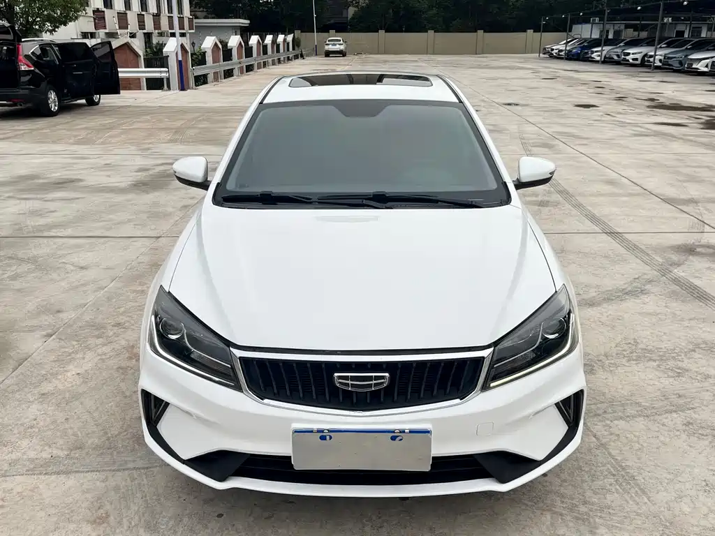 Geely Emgrand 2021