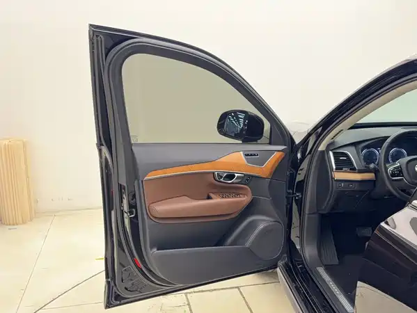 Volvo XC90 2019