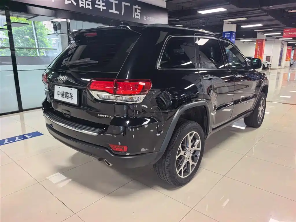 Jeep Grand Cherokee 2020 — фото 14