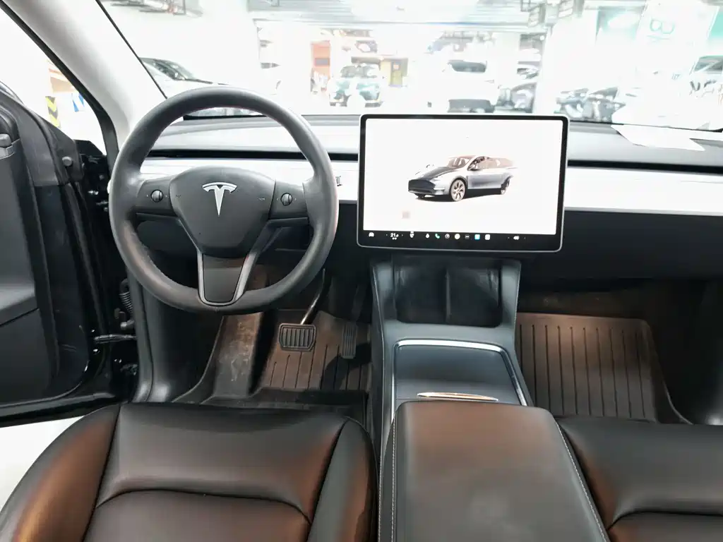 Tesla Model Y 2024 — фото 12