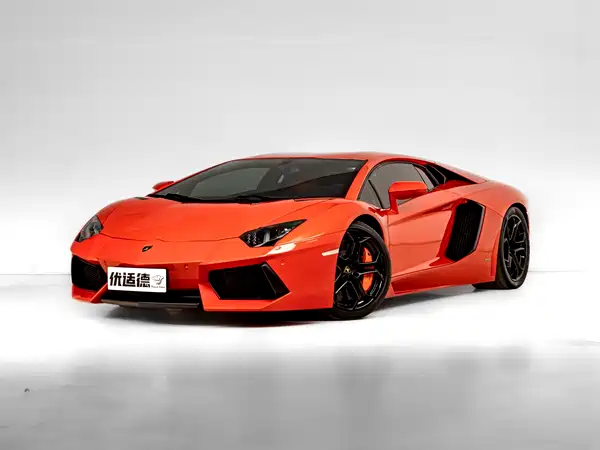 Lamborghini Aventador 2011