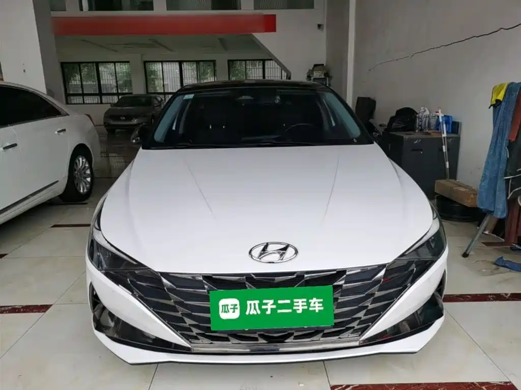 Hyundai Elantra 2021 — фото 3
