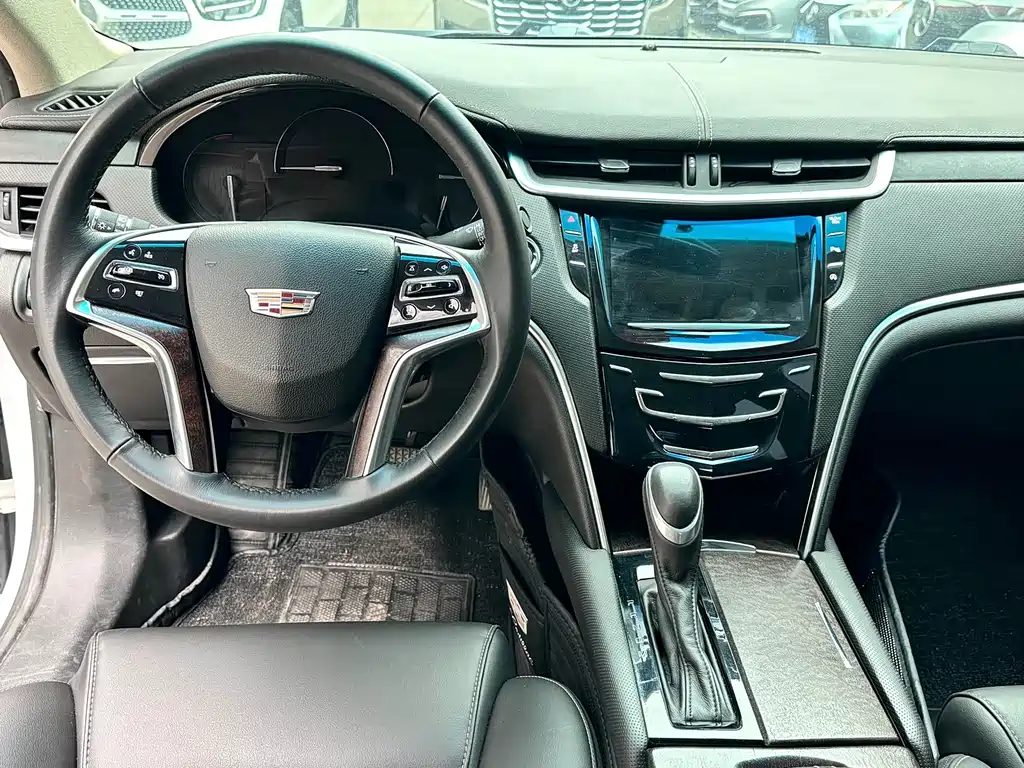 Cadillac XTS 2018 — фото 11