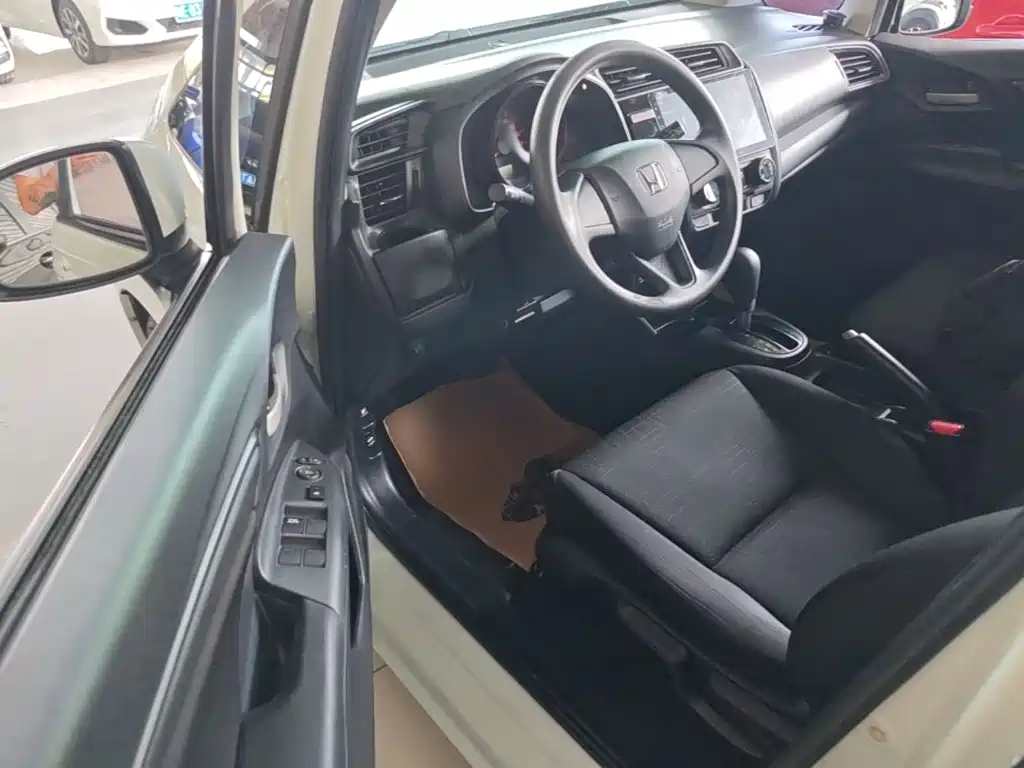 Honda Fit 2018 — фото 16
