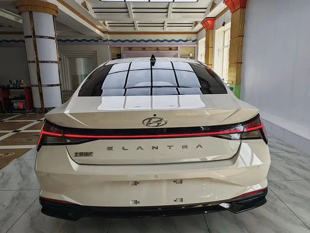 Hyundai Elantra 2022
