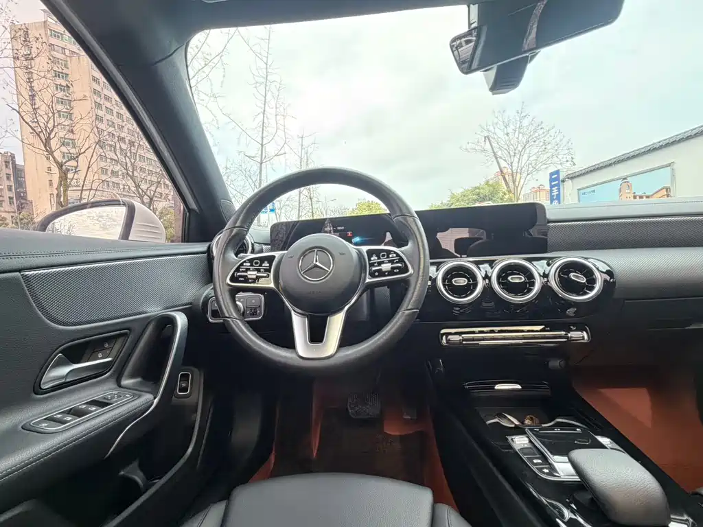 Mercedes-Benz A-Class 2022 — фото 15