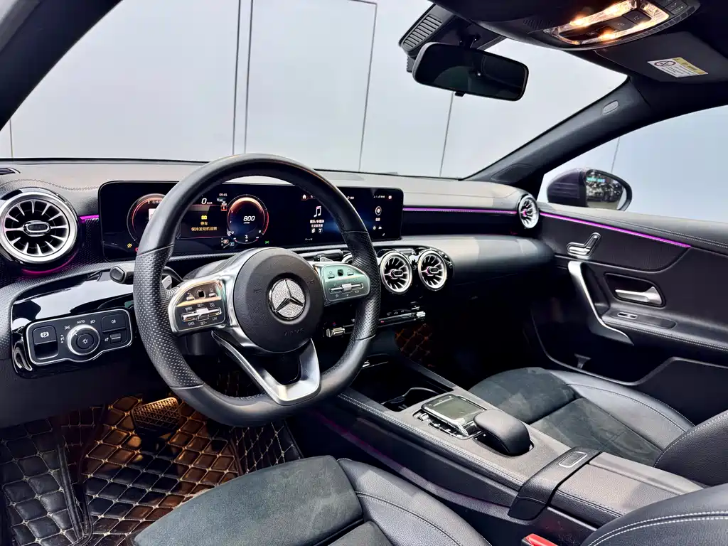 Mercedes-Benz A-Class 2023 — фото 8