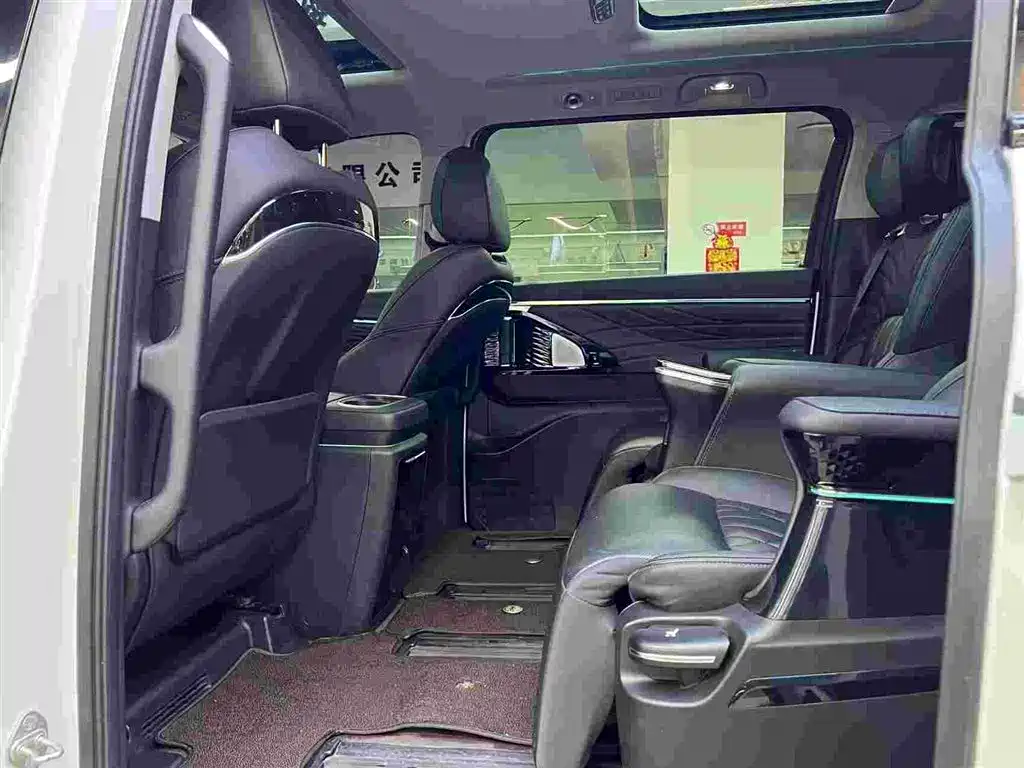 GAC Motor Trumpchi M8 2024 — фото 5