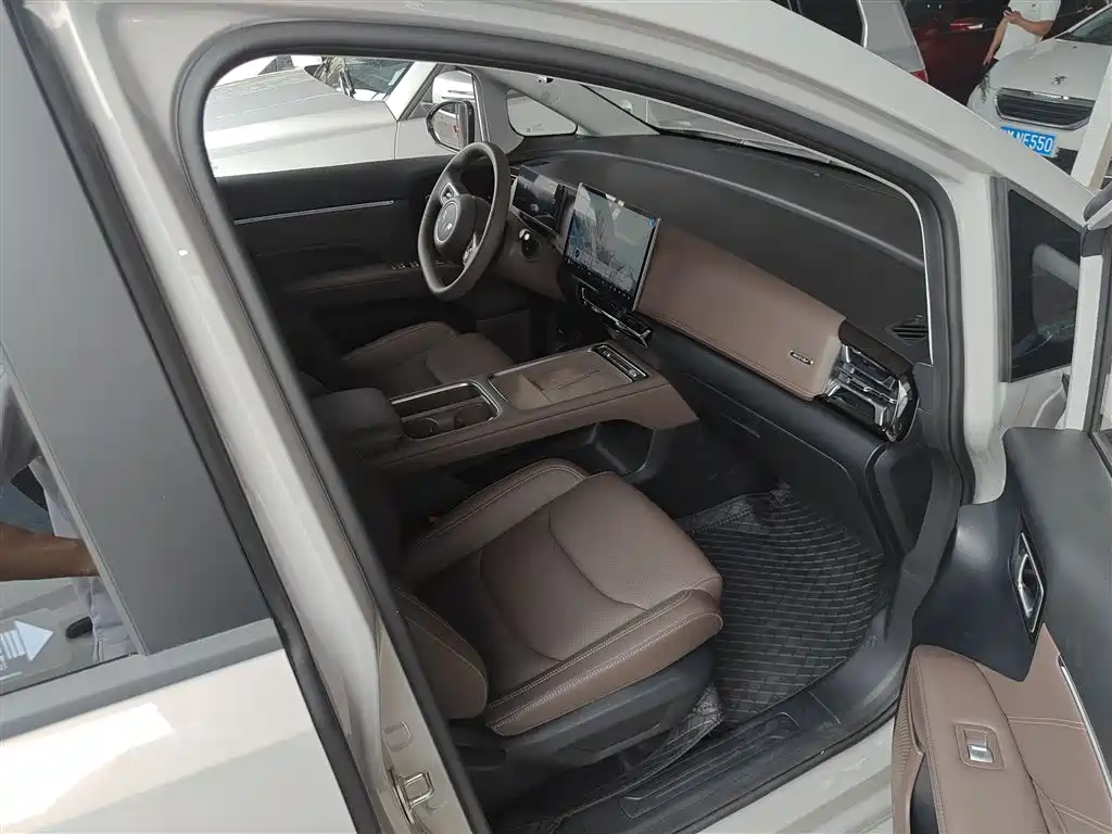 Wuling Starlight 730 EV 2025 — фото 20
