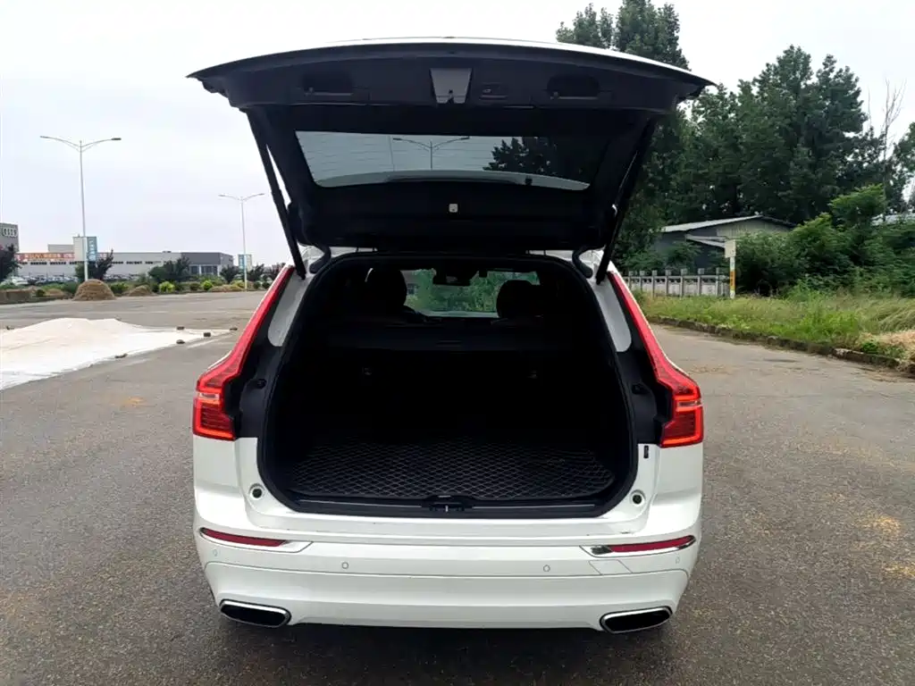 Volvo XC60 2020 — фото 19