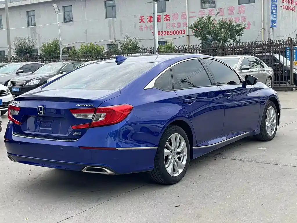 Honda Accord 2019 — фото 12