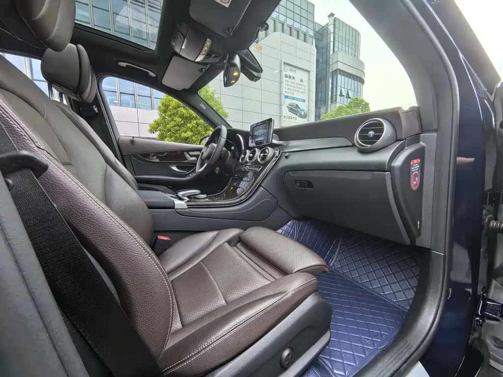 Mercedes-Benz GLC 2017 — фото 10