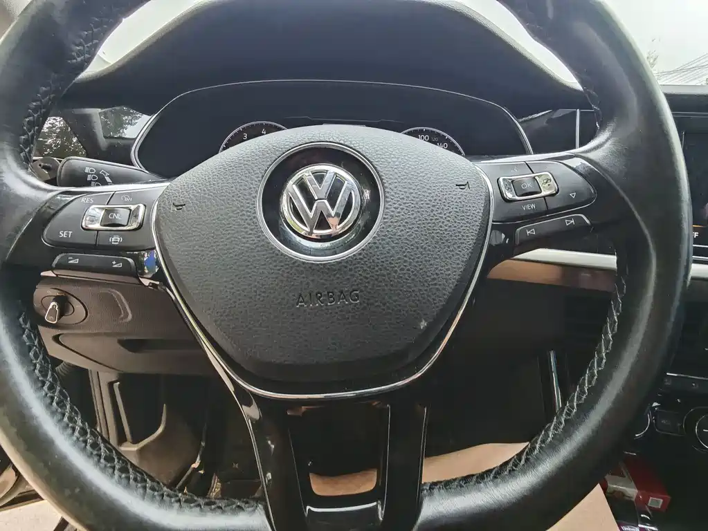 Volkswagen Passat 2019 — фото 13
