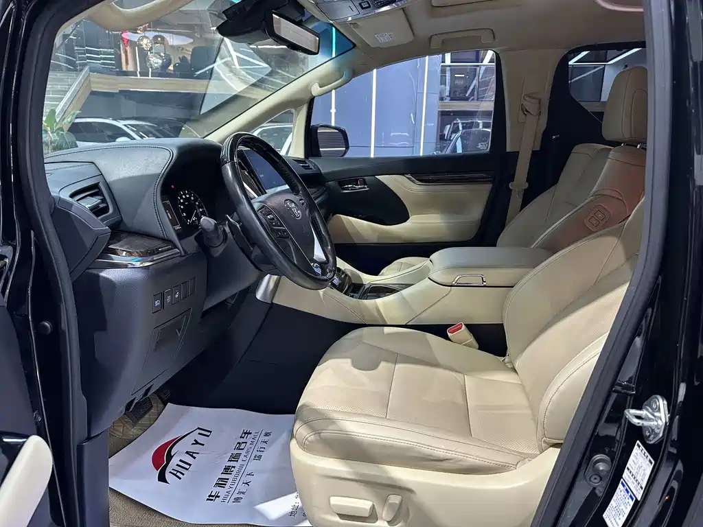 Toyota Alphard 2023 — фото 4