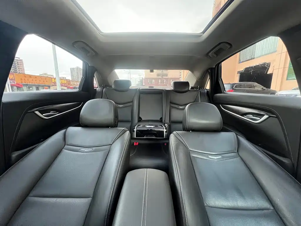 Cadillac XTS 2018 — фото 20