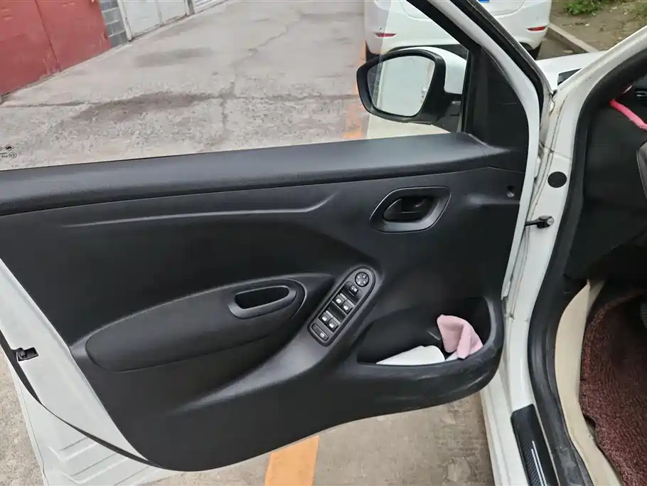 Peugeot 301 2016