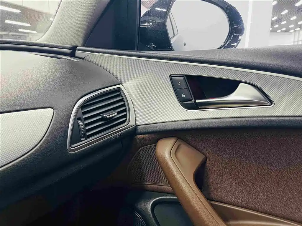 Audi A6L 2014 — фото 16