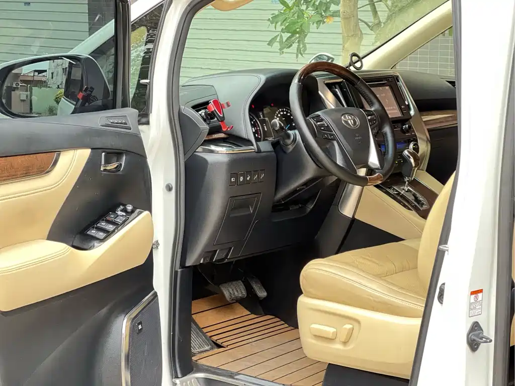 Toyota Alphard 2016 — фото 3