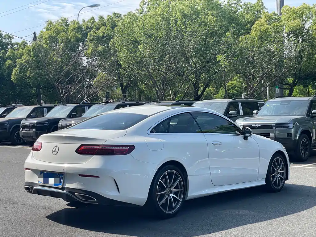 Mercedes-Benz E-Class 2022 — фото 13