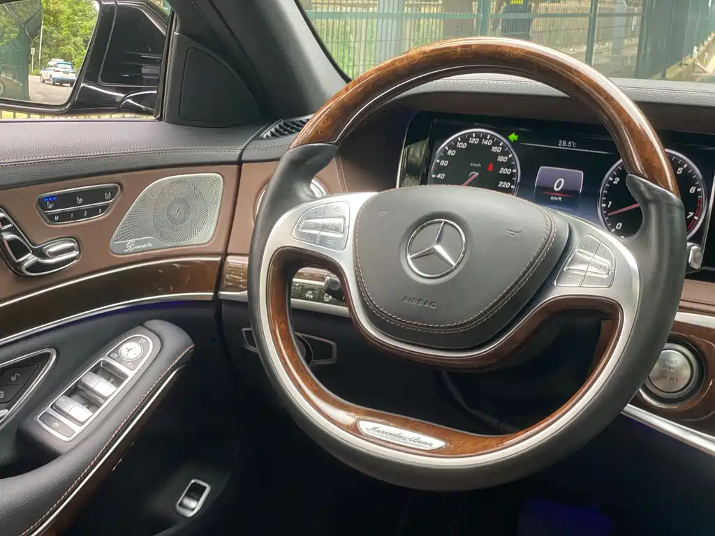 Mercedes-Benz Maybach S-Class 2016 — фото 9