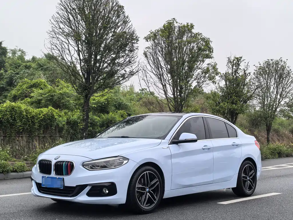 BMW 1 Series 2017 — фото 1