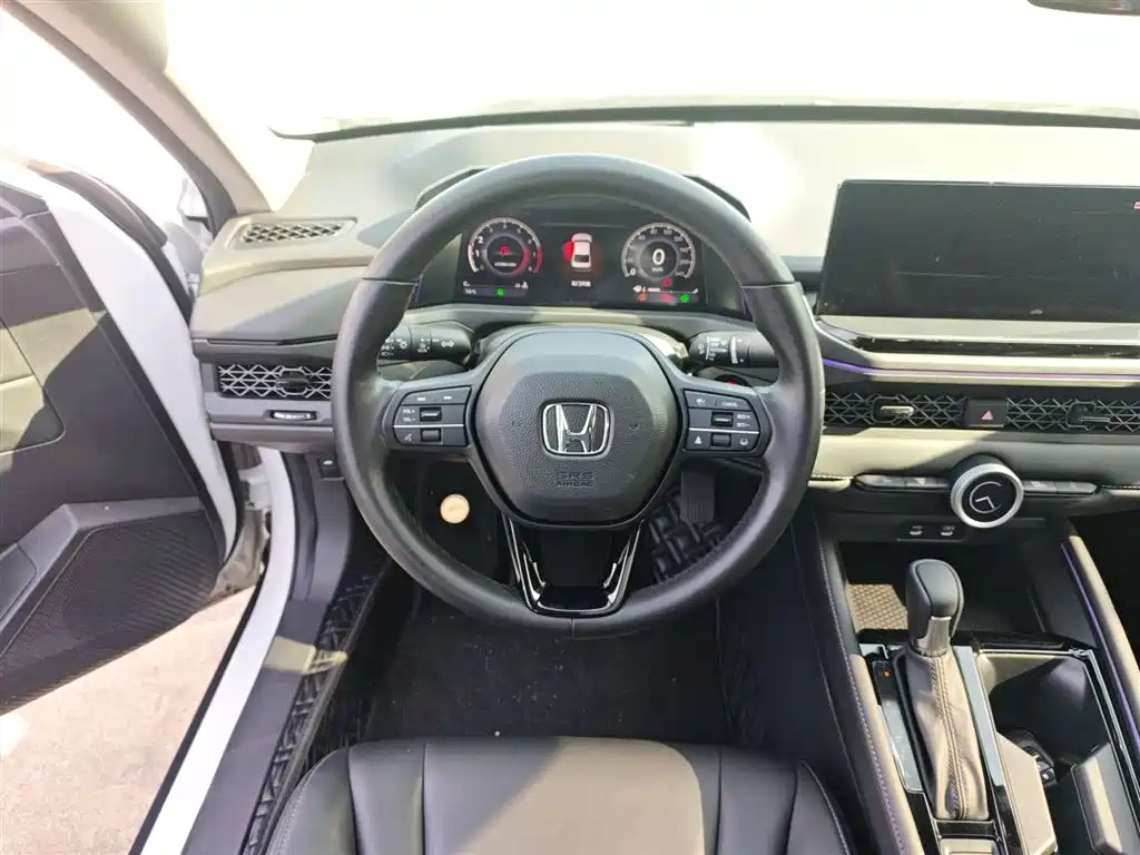 Honda Accord 2023 — фото 11